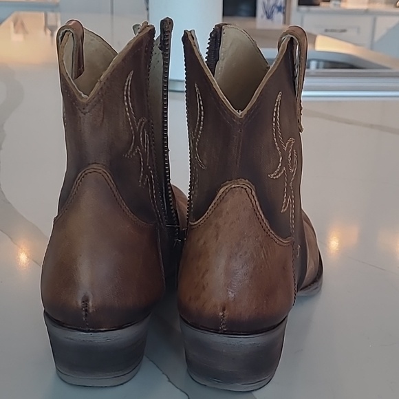 Circle G Genuine Leather Brown Western Ankle Boots size 8 - Picture 3 of 7